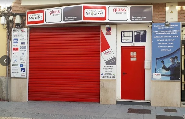 Un taller de Málaga busca un técnico con experiencia y ofrece "un buen sueldo por cambiar, reparar y calibrar lunas sin ninguna necesidad de hacer labor comercial con el cliente"