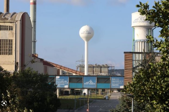 La fábrica de parabrisas de Saint Gobain en España está "en cuidados paliativos y a la espera de que a alguien se le ocurra desenchufar la máquina"